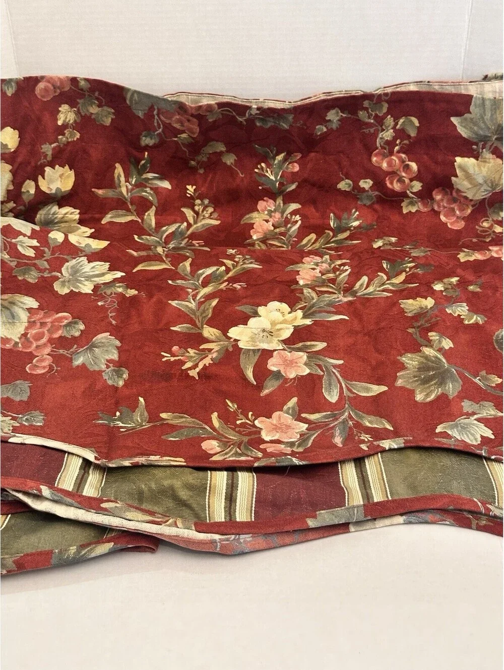 2 Waverly Chianti Red Floral Grape/Striped Scalloped Valances 74 X 15